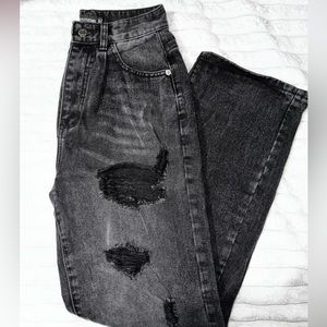 Pretty Little Thing Ripped Baggy Jean - Size 2
